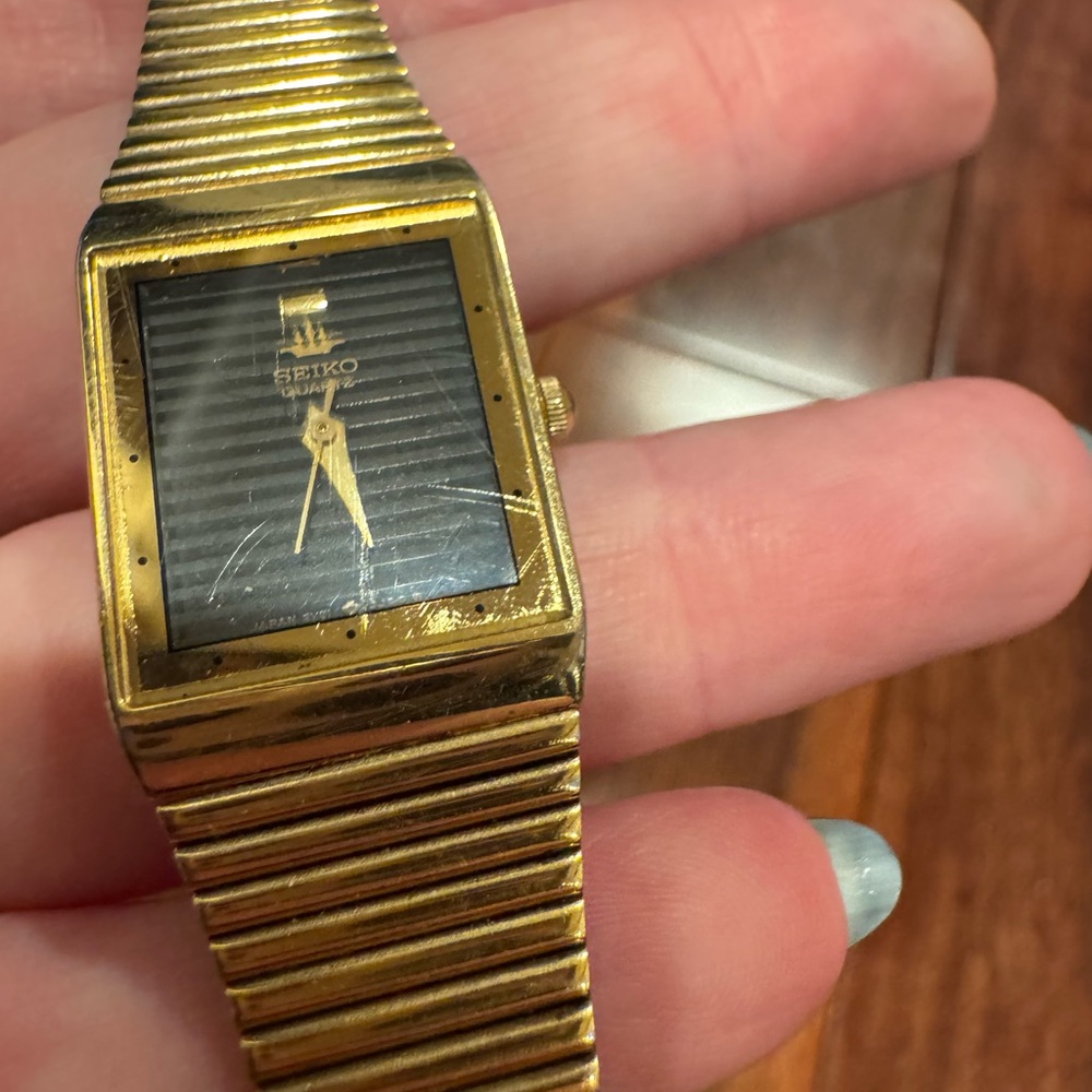 Swill Gold Analog Watch - Picture 2 of 3